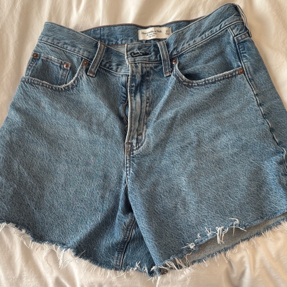 Abercrombie Loose High Rise Short (27)